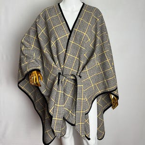 Vintage Houndstooth Wool Cape, Womens Windowpane Plaid Blanket Poncho, Oversized Retro Belted Wrap Coat, British Heritage Fall Outerwear
