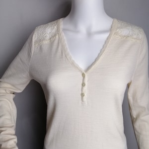 RALPH LAUREN Cotton Blouse, Womens Floral Lace Blouse, Creamy White Long Sleeve Top, Casual V-Neck Blouse, Elegant Lace Button Top, Size M