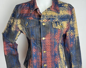 Veste en jean ajustée à imprimé tribal des années 90, veste en jean bohème chic multicolore, blazer en coton Artwear unique, veste du festival du sud-ouest aztèque, M