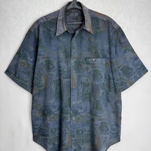 Mens Abstract Print Shirt, 90s Short Sleeve Viscose Shirt, Tribal Pattern Button Up, Psychedelic Festival Shirt, Oversized Summer Shirt, XL