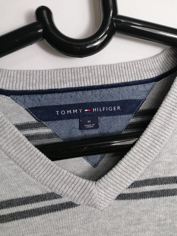 TOMMY HILFIGER vintage Pull Homme 90s Gris Rayé Coton Manches Longues Col V  Pull Pull Pull Taille M - Etsy France