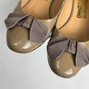 Chaussures Salvatore Ferragamo Vintage Taupe – Escarpins Classiques Femme Pointure 6 US