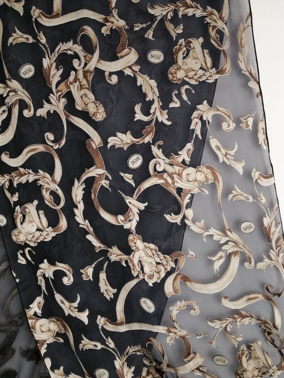 LONG SCARF BAROQUE AROUND THE CLOCK