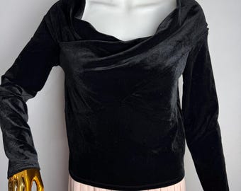 Zachte fluwelen top uit de jaren 90-stijl, zwarte blouse met gedrapeerde halslijn, elegante chique avondtop, blouse met col en lange mouwen, Y2K Old Money velours top, M