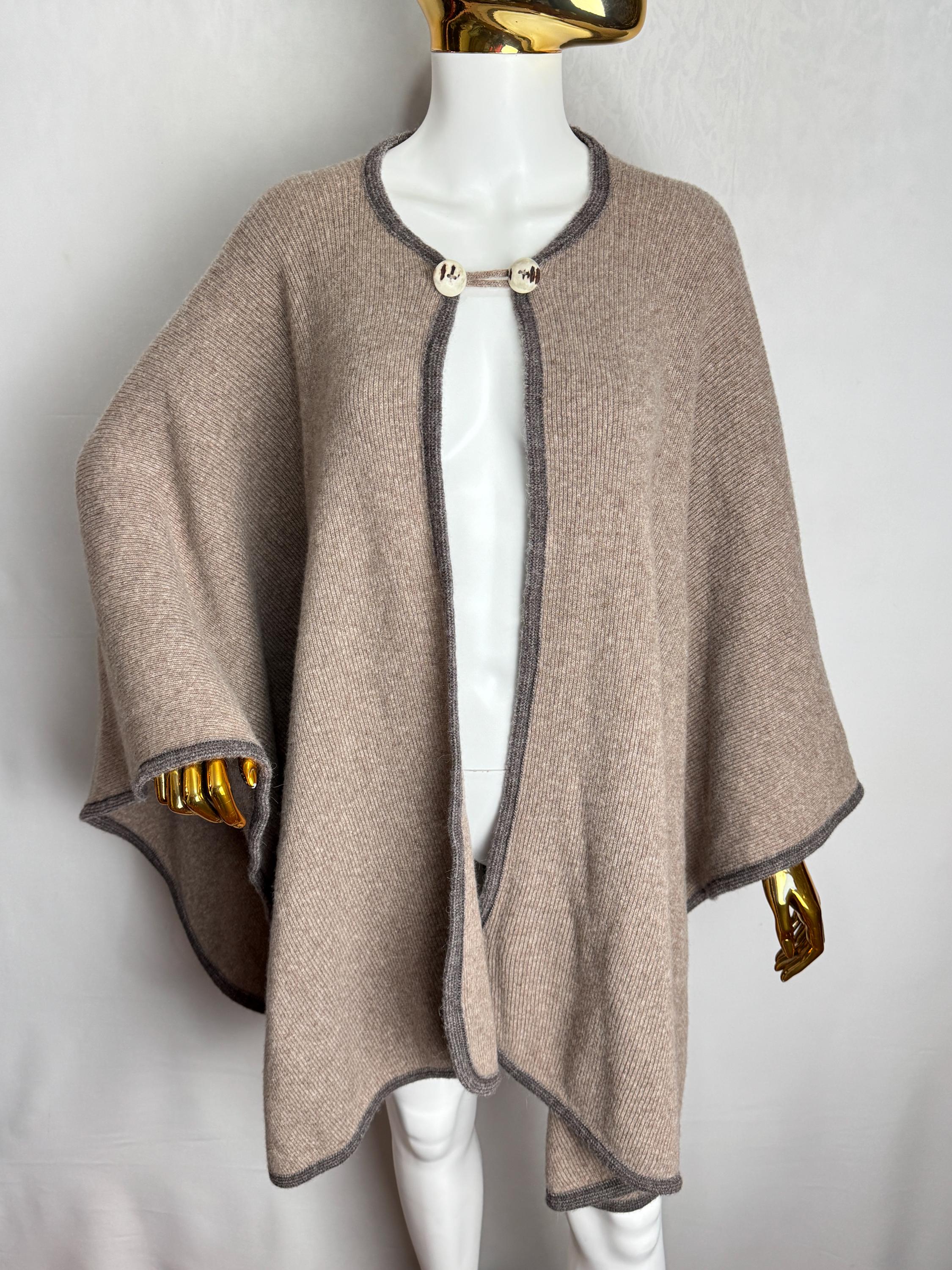 STEFFNER COUNTRY Alpen Wool Poncho, Austrian Women Knit Cape