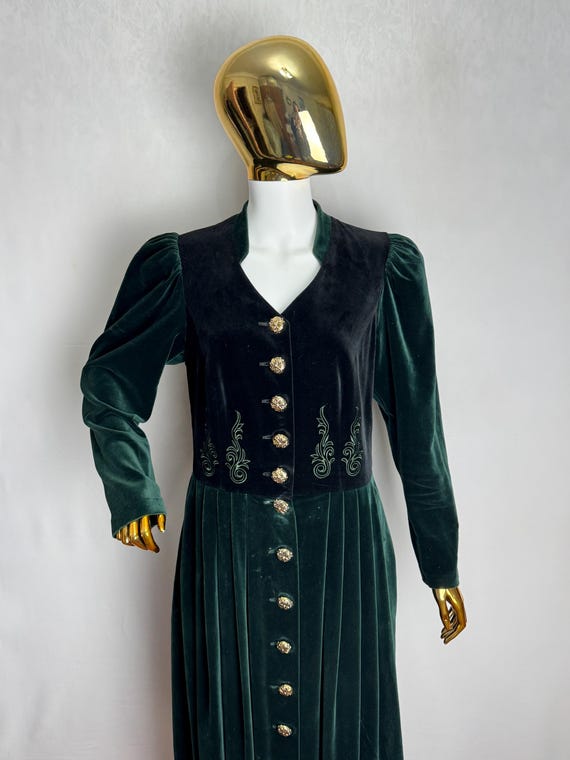 long sleeve oktoberfest dress Zulora Women's Long Sleeve Blouse Vintage Oktoberfest Costume Top