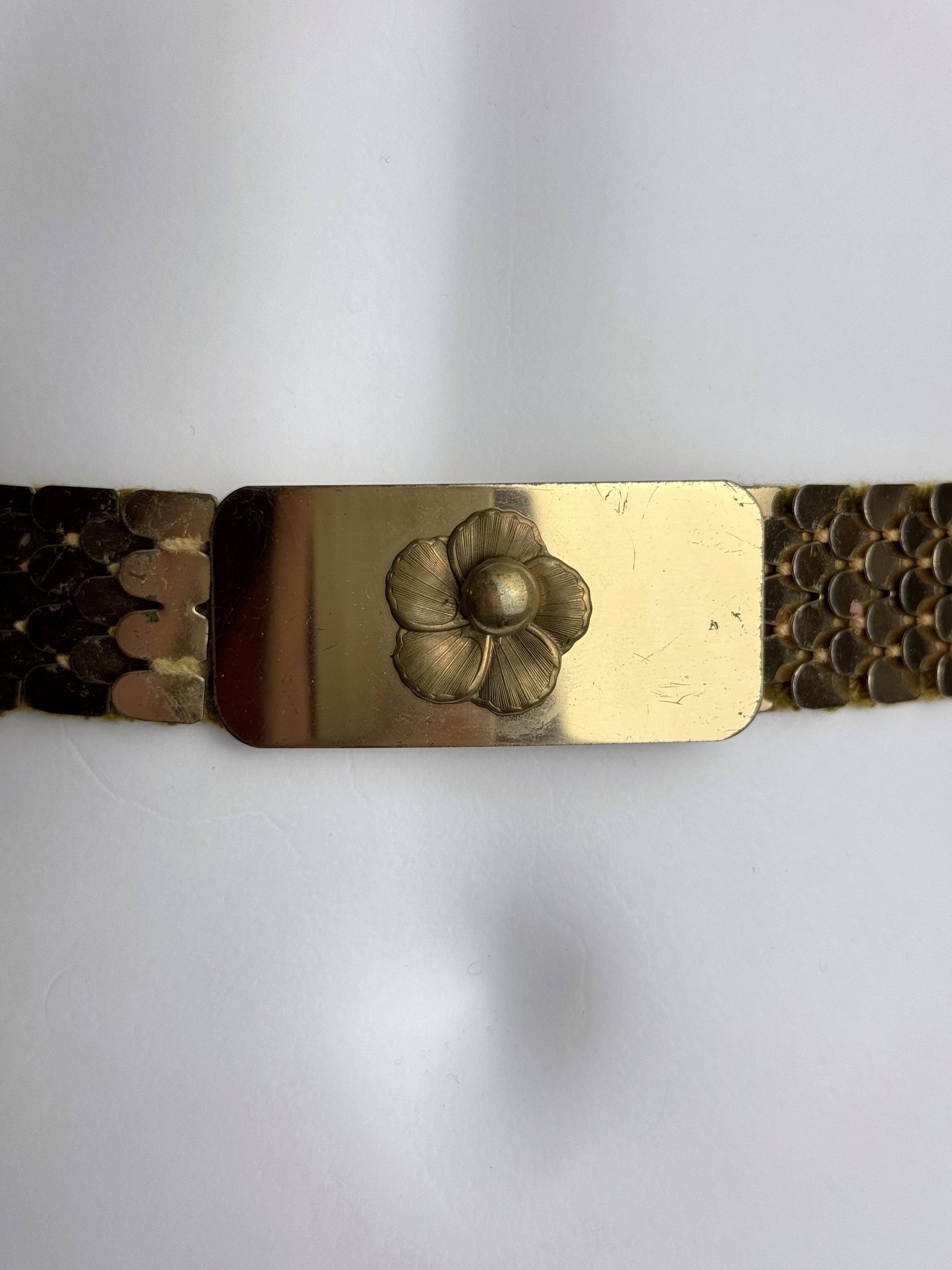 Vintage Fish Scale Belt, Gold Tone Stretch Waist Belt  display picture 2