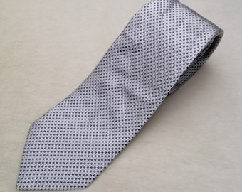 Cravatta in seta HUGO BOSS, cravatta dal design geometrico, cravatta Made in Italy, cravatta di tendenza per lui, accessori per abiti classici, regalo di compleanno per uomo
