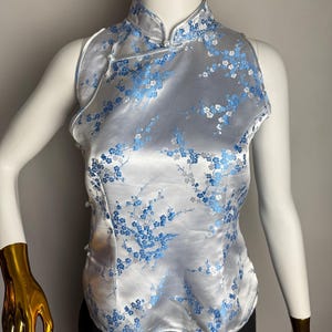 Chinese Sleeveless Satin Blouse, Floral Embroidery Cheongsam Qipao Top, Mandarin Collar Frog Closure Top, Traditional Asian Oriental Blouse