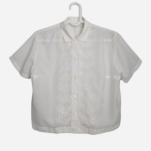 VINTAGE Besticktes Hemd, 80er Jahre Weiße DirndlBluse, Österreichischer Stil Frauen Top, Oktoberfest Knopf Up, Oversized Kurzarmshirt