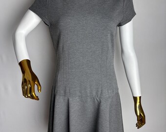 DIANE VON FURSTENBERG Drop Waist Flared Dress, Dvf Designer Classic Dress, Gray Viscose A-Line Dress, Y2K Minimalist Short Sleeve Dress, M