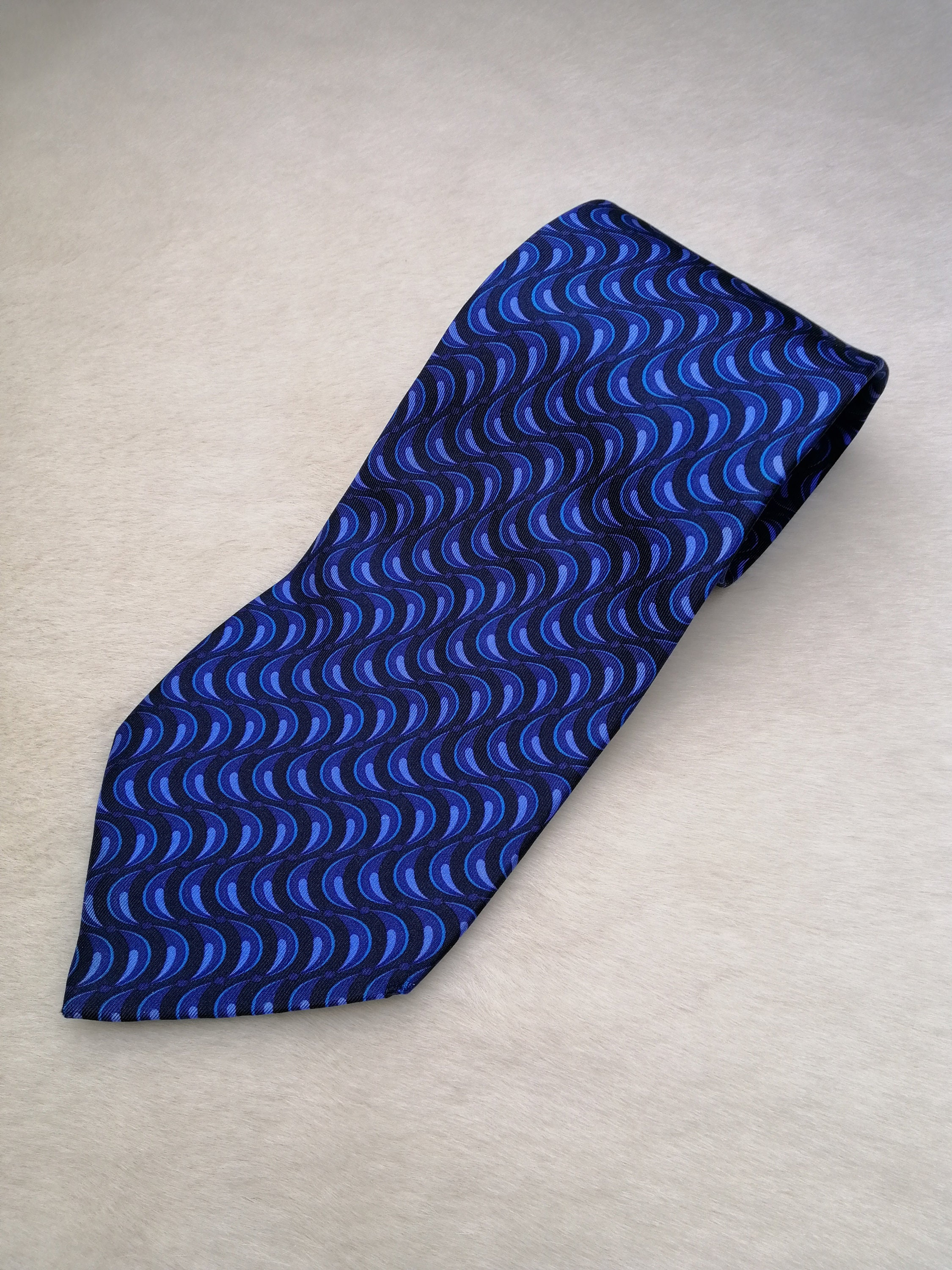 LOUIS VUITTON Neck Tie Silk Navy With Small Gold Rectangles 3.5 Wide Mens LV
