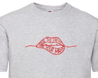 Speichern Sie das Drama für Ihre Mama Rachel Freunde T-Shirt. Unisex casual fit T-Shirt.
