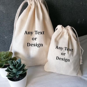 Personalisierte benutzerdefinierte 100% Baumwolle Kordelzug Geschenktasche Hochzeit Geburtstagsandenken alle Anlässe fügen Sie einen Namen oder einen beliebigen Text Ihrer Wahl hinzu
