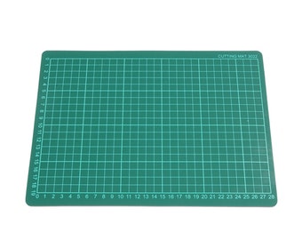 A4 Schneidematte 30cm X 22cm 3mm Mit metrisch gedruckten Gitter Linien Zum Schneiden PapierKarte Hobby Basteln DIY Werkstatt Markierung Anleitungen genaue Schneidematte