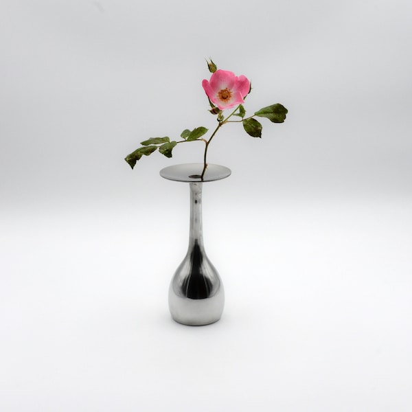 Giovanni Levanti “Aristotele" single-flower vase in pewter for Serafino Zani, 1999