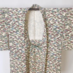 Vintage Silk Haori with Bamboo Leaf Motif – Subtle Texture and Calm Colors – Faint Age Stain on Back – Elegant Japanese Kimono Jacket-J