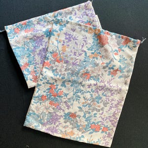 Bolsa de kimono vintage japonesa, bolsa de seda, tamaño L, bolsa sanitaria, bolsa con cordón, bolsa con piedras preciosas, bolsa para tarjetas, regalo pequeño, estampado floral