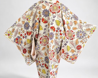 Haori Jacket | White Silk Vintage Kimono | Floral | Open Front Cardigan-183A