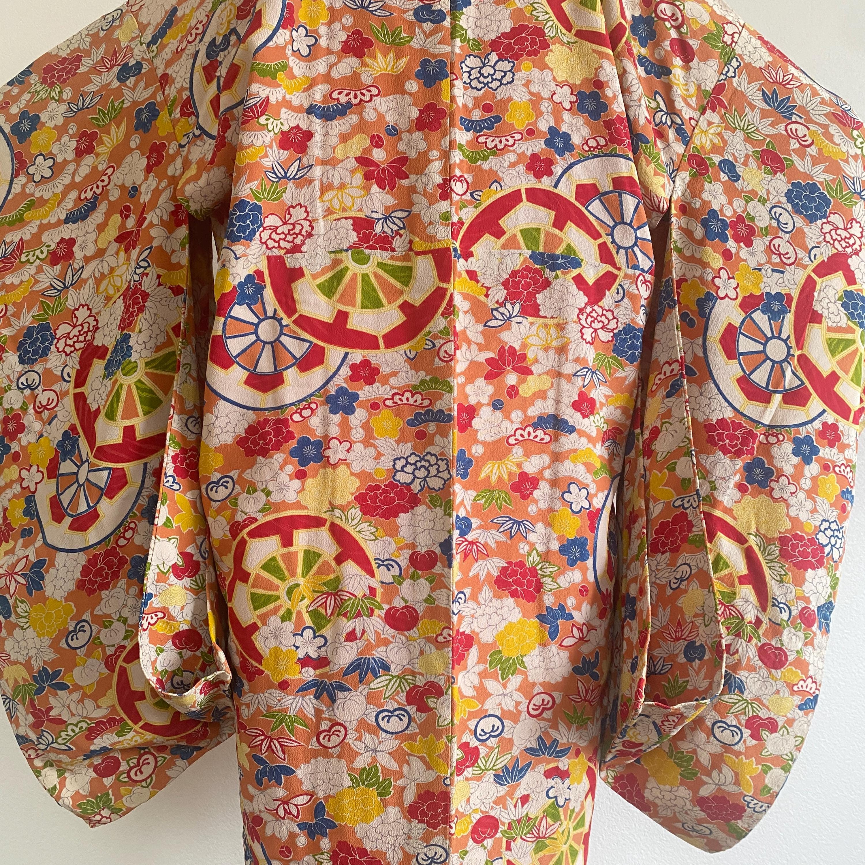 ヴィンテージちりめんシルク襦袢着物：ピンクの花柄、現状渡し、裏側に