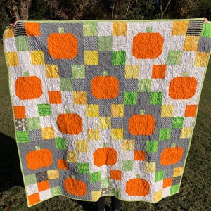 Pumpkin quilt, fall home decor, autumn throw quilt, handmade, quilted blanket