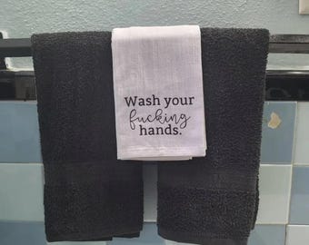 Divertida toalla de mano de saco de harina con la frase "Lávate las manos", ideal para la decoración de la cocina y el baño.