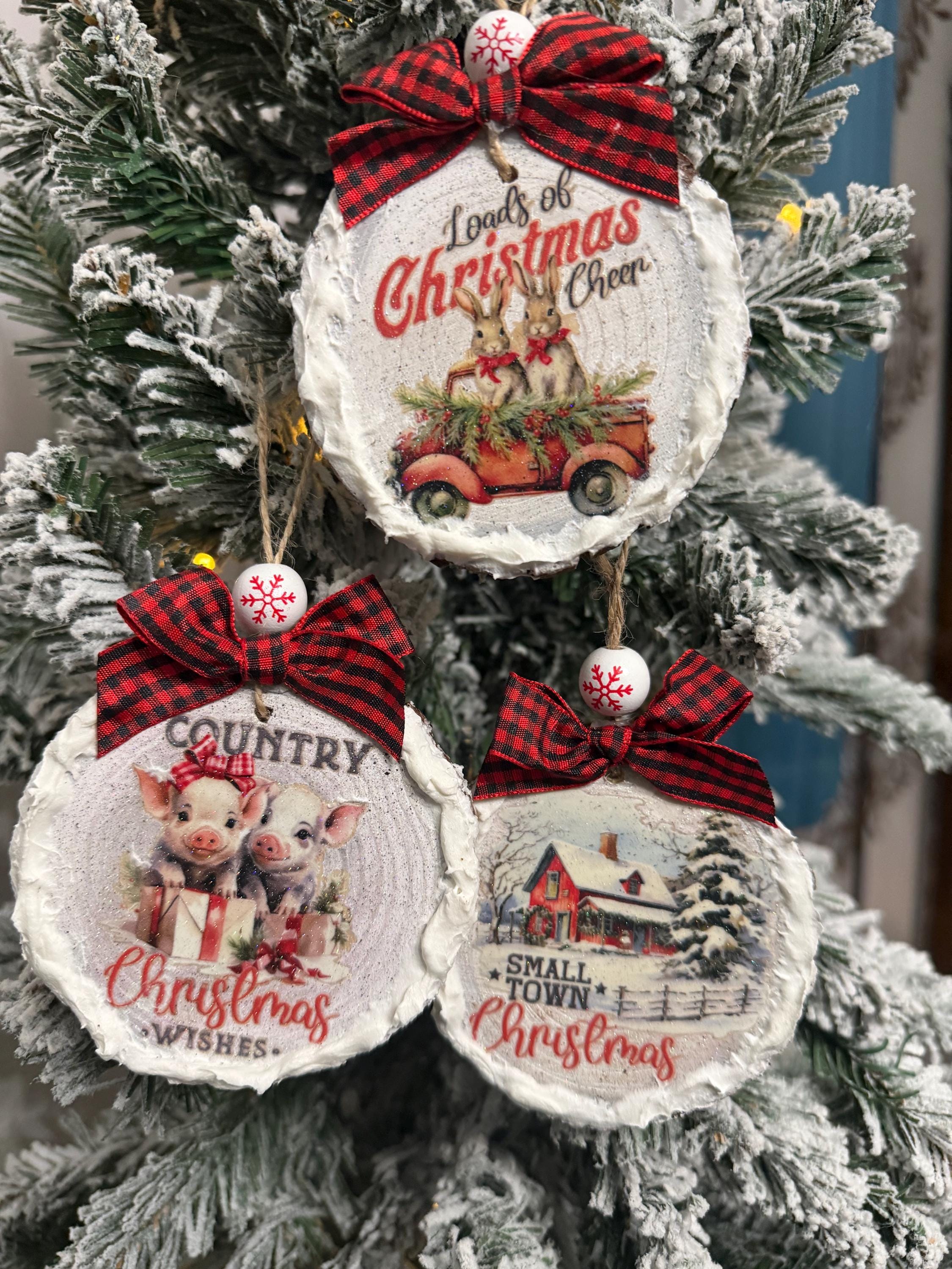 36 Stunning DIY Christmas Tree Decoration Ideas 29 Farmhouse Country Rustic Antiqued Sparkling Handmade Wood Slice…