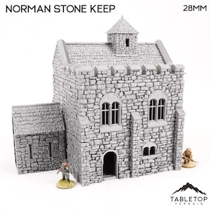 Puede incluir: Un modelo de fortaleza de piedra gris con una torre y un pequeño anexo. El modelo está hecho de plástico y está diseñado para su uso en juegos de mesa. El modelo está a escala de 28 mm.