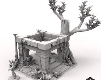 Op de afbeelding: Een grijs 3D-geprint miniatuur van een jungletempel met een boom die er doorheen groeit. De tempel heeft een vierkante basis en een vierkante opening bovenaan. De boom heeft een dikke stam en takken die naar de zijkanten reiken. Het miniatuur staat op een grijze basis met een klein figuurtje ervoor.