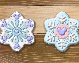 Mouse Ears Snowflakes Cookie Cutters: 2-Piece ABS Plastic Set