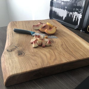 Rustic oak cutting board / serving board with tree edge image 8