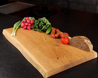 Planche à découper rustique en chêne à bord naturel – planche de service massive, 40–100 cm