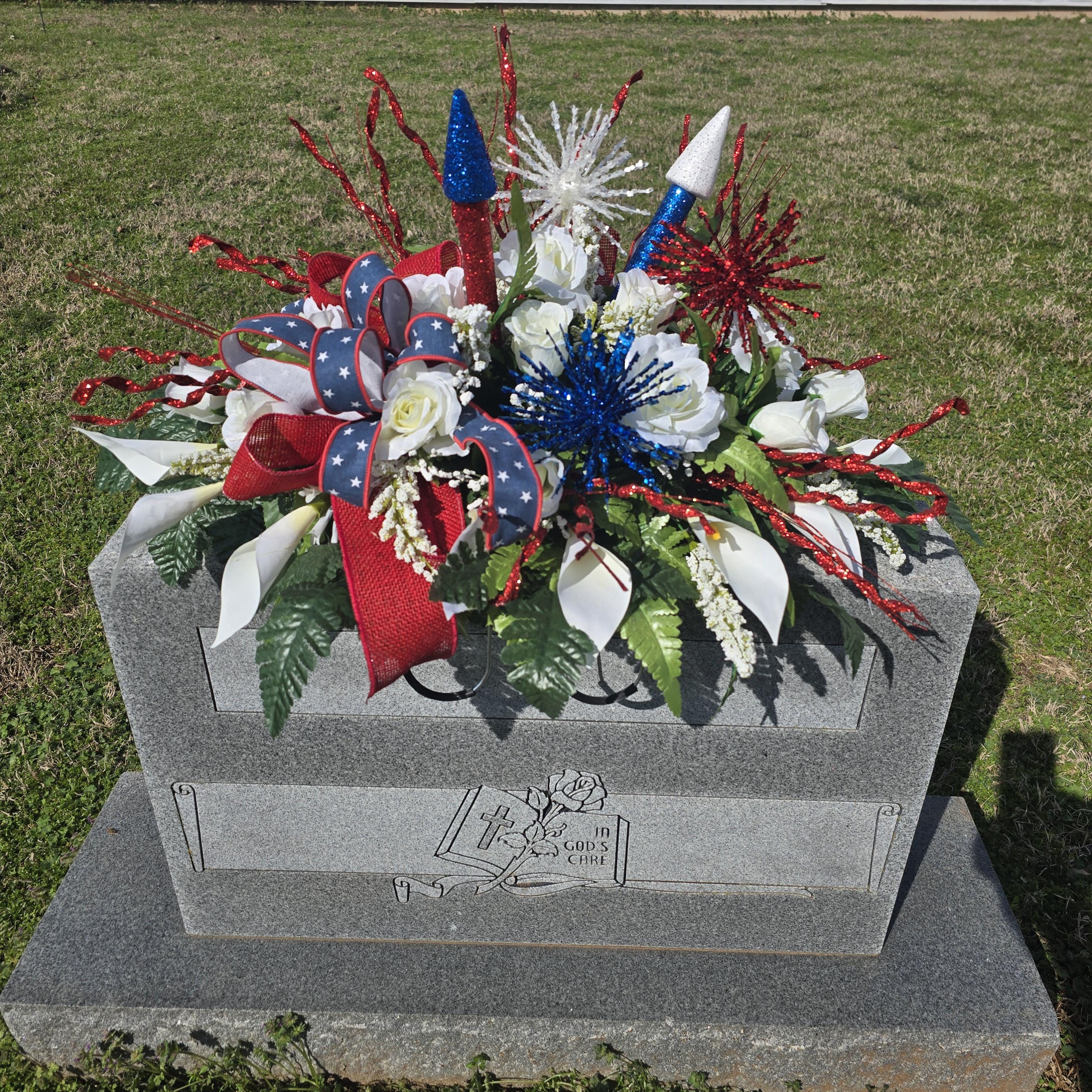 Calla Rocket The Patriotic Headstone Saddle Has Red, White, & Blue Glitter Rockets ...