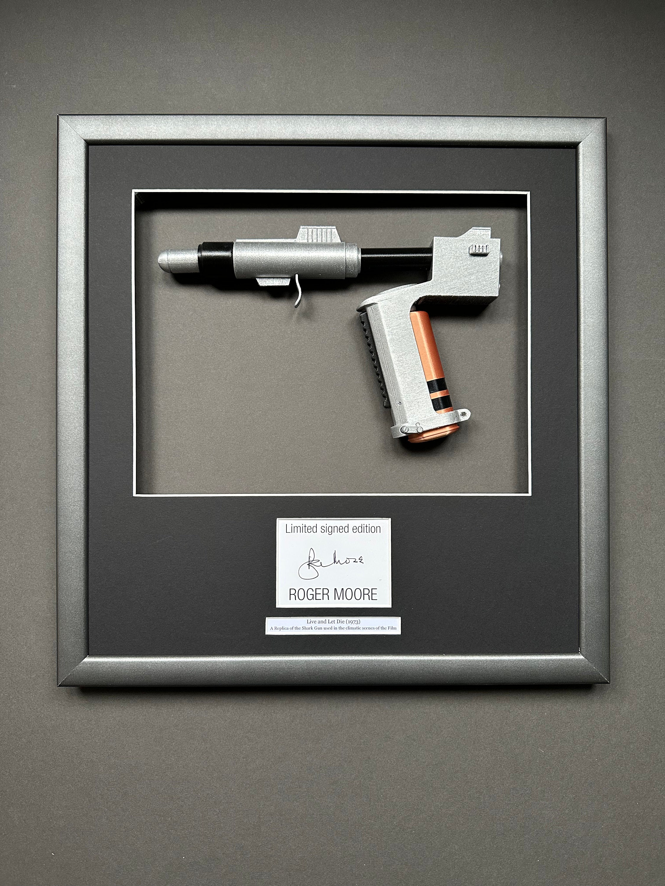 James Bond Signed Movie Prop Replica Framed Display W/coa 007 Etsy