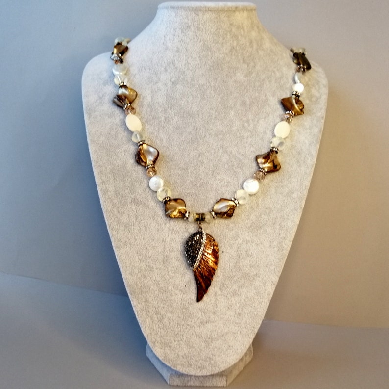Gemstone beaded necklace Angel wing pearl necklace Coin Pearl/& Quartz and Crystal necklace carved Sea shell angel wing rhinestone pendant