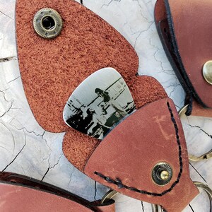 Gepersonaliseerde roestvrijstalen plectrum met foto en QR-codegravure