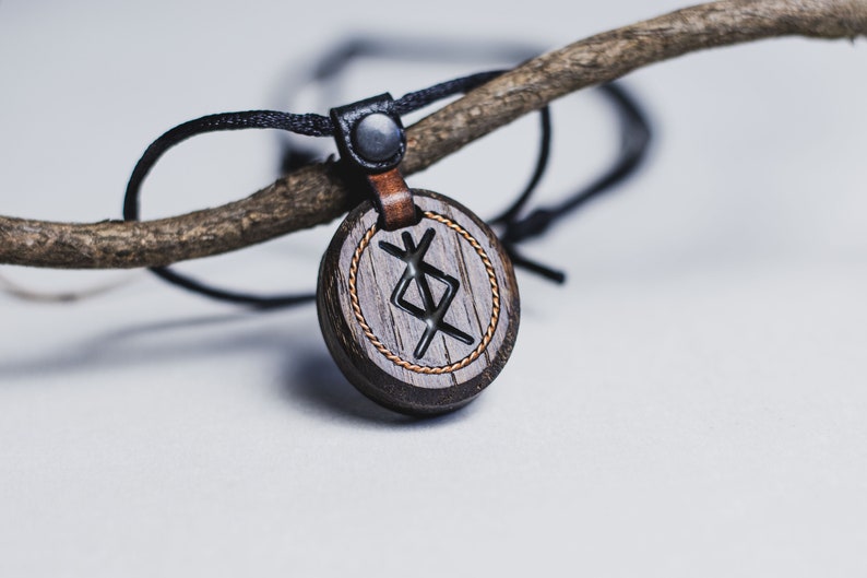 Protection Viking Rune Pendant With Glowing, Rune necklace, Norse necklace, Rune Nordic necklace zdjęcie 6