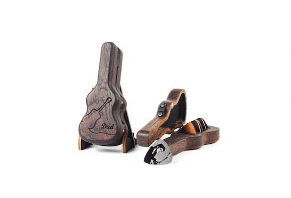Personalized Wooden Guitar Pick Holder – Engraved Pick Case, Gift for Guitarist