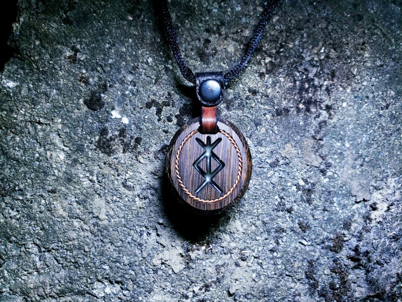 Protection Viking Rune Pendant With Glowing, Rune necklace, Norse necklace, Rune Nordic necklace zdjęcie 1