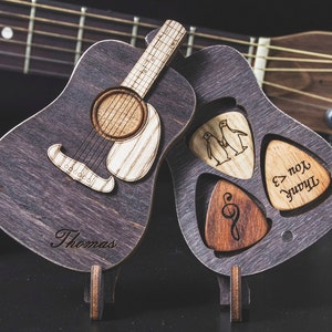 Personalized guitar pick with box, Wooden guitar pick, Personalized pick, Gift for Him, Guitar pick, Box for guitar picks, Pick case