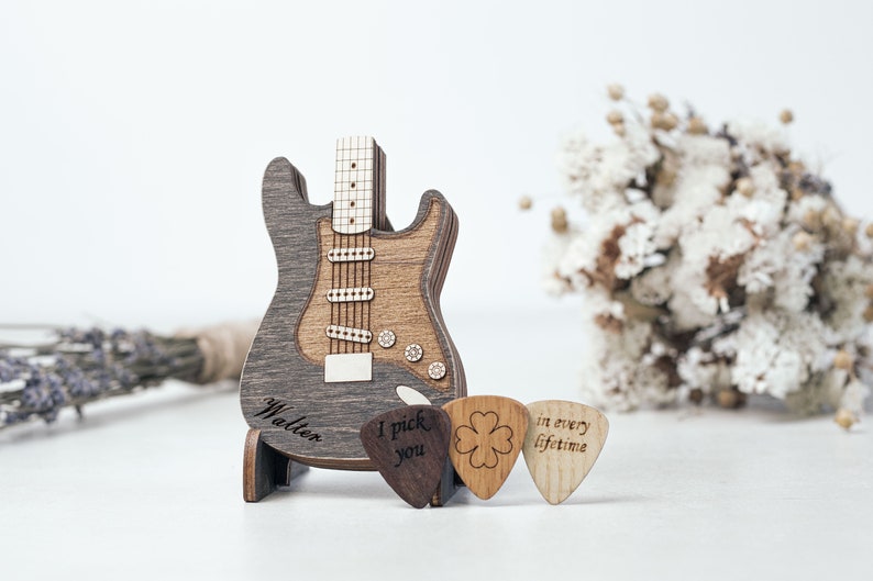 Wooden guitar pick case, Wooden guitar pick, Personalized pick, Gift for Him, Guitar pick, Box for guitar picks, Pick case image 7