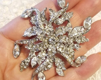 DISCOUNTED ~ Swarovski Crystal Star Flower Snowflake Brooch ~ Rhinestone Pin ~ Vintage Bridal ~ Romantic ~ Bridal Jewelry ~ Bridesmaids