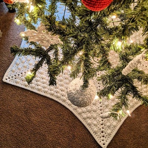 Crochet Pattern/ Christmas Tree Skirt/ PDF Download Only image 3