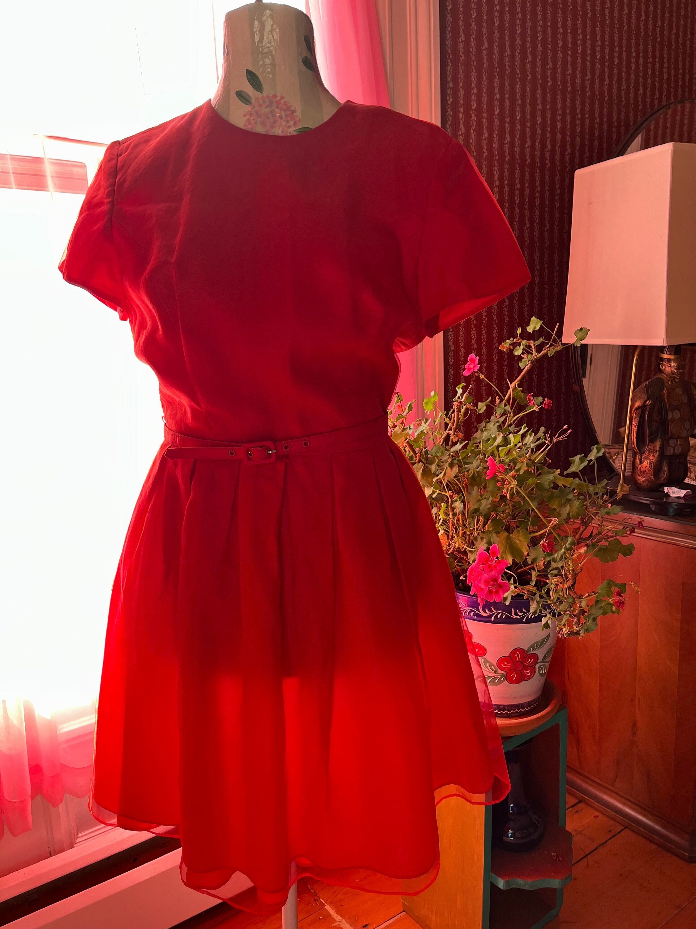 Simply Chic. True Red Organza Dress. 1990s Geary Roark. - Etsy