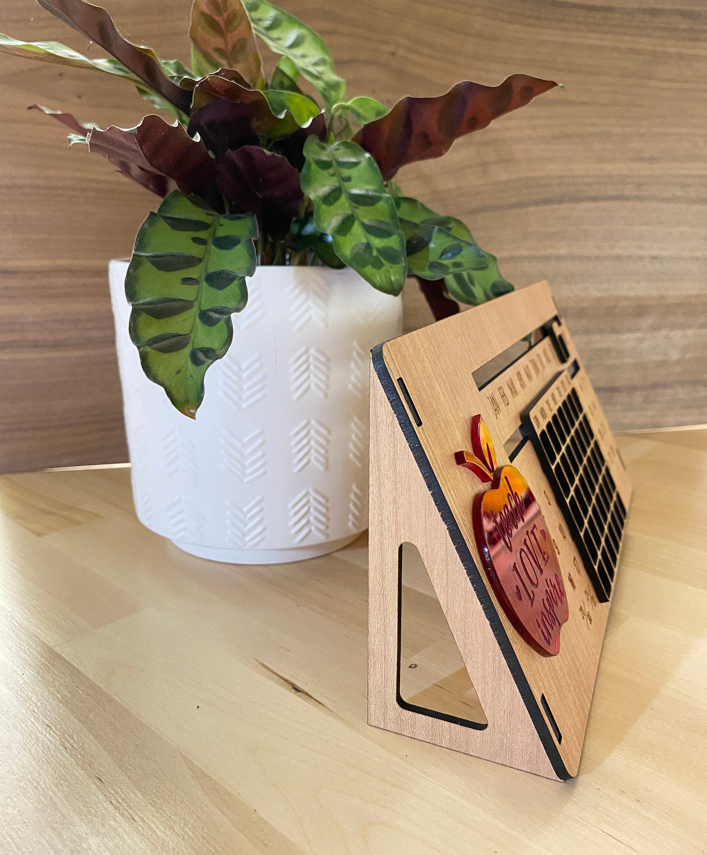 teacher-s-apple-perpetual-calendar-desk-calendar-personalized-custom
