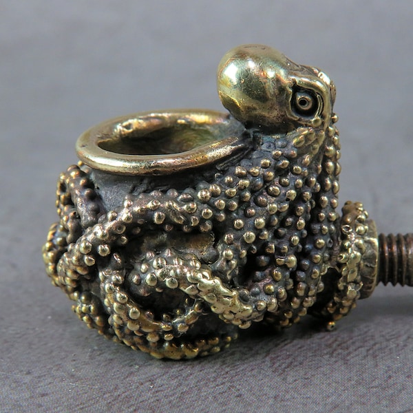 Octopus pipe, creative handmade smoking set, custom bronze souvenir, unique gift for underwater explorers, ocean lovers and pipe collectors