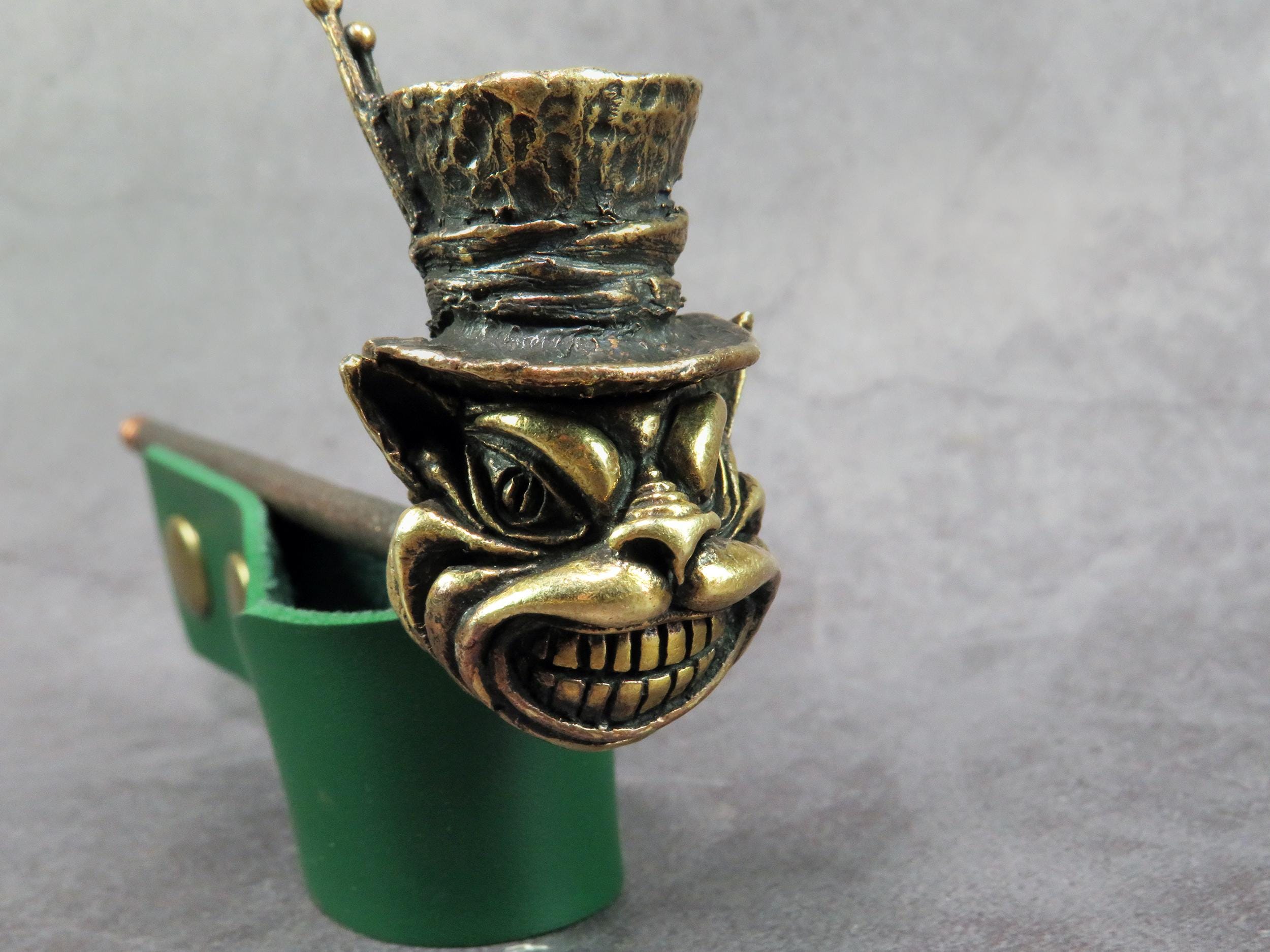 Cat in top hat smoking pipe with lid, creative hand made smoking set, unique gift for smoker, variation on the theme "Alice in Wonderland"