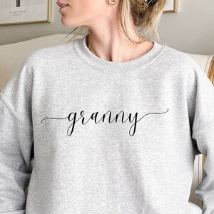 Granny Sweatshirt, Granny Shirt, New Granny, Granny Crewneck, Grandma Gift, Granny Gift, Granny Sweater, Birthday Gift for Granny