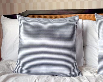 Navy Striped Cushion Cover: Modern Farmhouse Throw Pillow (45x45cm)