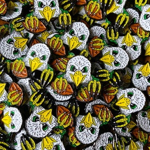 Peeping Swoop Pin - Retro Inspired Philadelphia Eagles